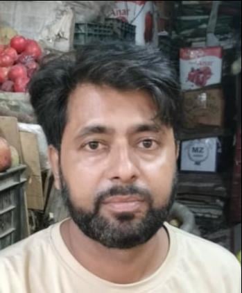 अलीगंज में नवरात्र के प्रथम दिन पूजा अर्चना करते भक्त। संवाद अलीगंज में नवरात्र के प्रथम दिन पूजा अर्चना करते भक्त। संवाद