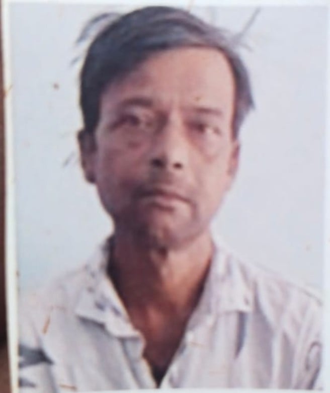 फोटो 11 एचएएमपी 14- कुरारा कस्बा में घटना स्थल पर खड़ी ओमनी वैन। संवाद फोटो 11 एचएएमपी 14- कुरारा कस्बा में घटना स्थल पर खड़ी ओमनी वैन। संवाद