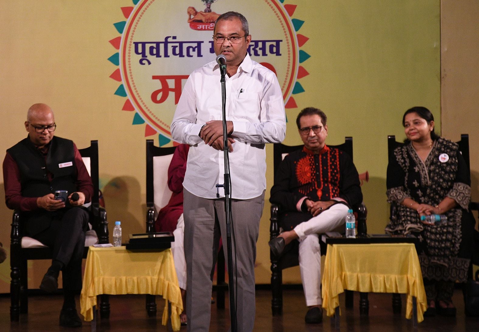 गोमती नगर स्थित संगीत नाटक अकादमी में नौवें पूर्वांचल माटी महोत्सव गोमती नगर स्थित संगीत नाटक अकादमी में नौवें पूर्वांचल माटी महोत्सव
