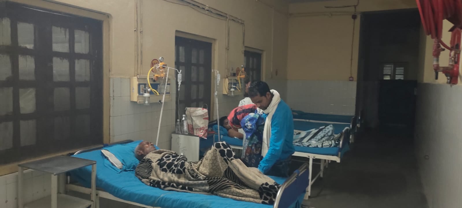 कर्मचारियों की कमी के चलते रात में बंद रहा आईसीयू वार्ड संवाद
