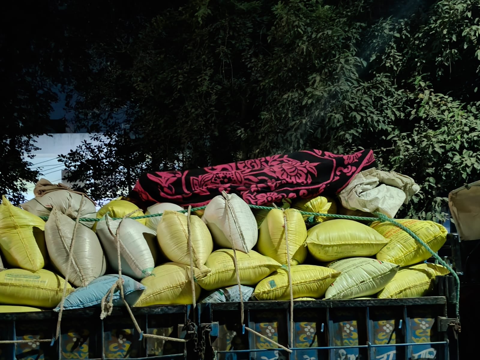 लघु सचिवालय तक पहुंची ट्रैक्टर की लाइन। संवाद
