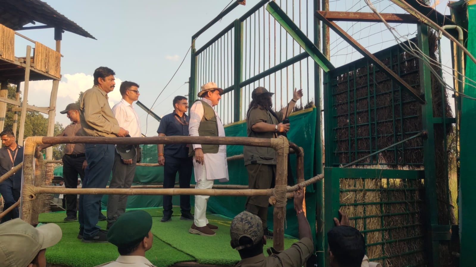 मुख्यमंत्री पहुंचे कान्हा टाइगर रिजर्व