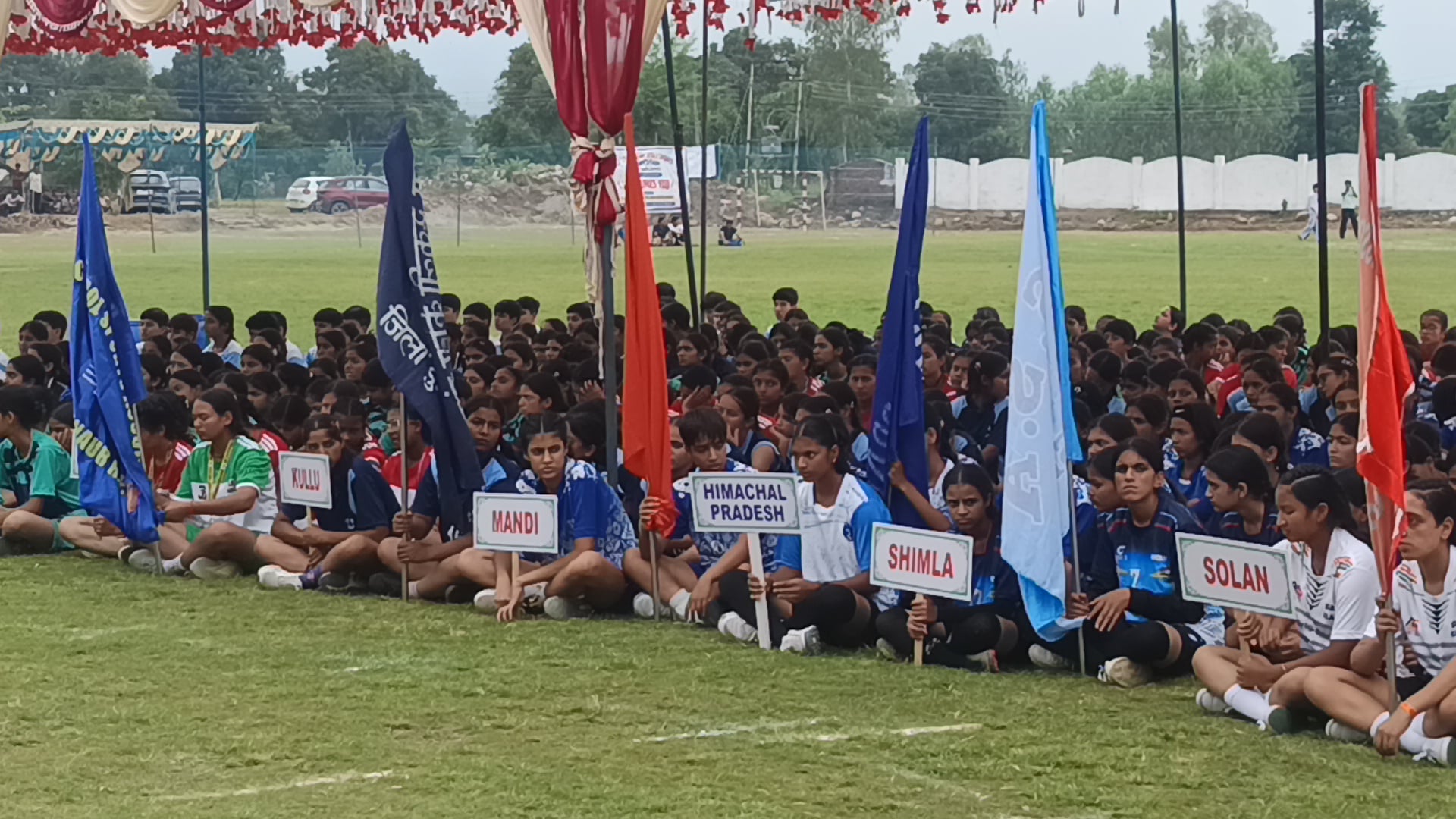 मानपुर देवड़ा स्कूल में राज्य स्तरीय खेलकूद प्रतियोगिता के शुभारंभ कार्यक्रम में हिमाचली नाटी ड मानपुर देवड़ा स्कूल में राज्य स्तरीय खेलकूद प्रतियोगिता के शुभारंभ कार्यक्रम में हिमाचली नाटी ड