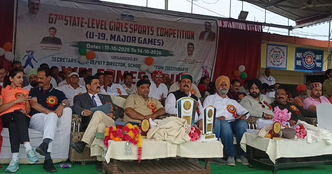 मानपुर देवड़ा स्कूल में राज्य स्तरीय खेलकूद प्रतियोगिता के शुभारंभ कार्यक्रम में हिमाचली नाटी ड मानपुर देवड़ा स्कूल में राज्य स्तरीय खेलकूद प्रतियोगिता के शुभारंभ कार्यक्रम में हिमाचली नाटी ड