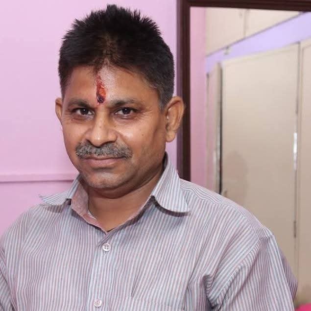 नालागढ़ बवासनी मांग पर सड़क के किनारे बैठे बंदरों के झुंड- संवाद। नालागढ़ बवासनी मांग पर सड़क के किनारे बैठे बंदरों के झुंड- संवाद।