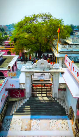 नवरात्र को लेकर सजा करिमुद्दीनपुर स्थित कष्टहरणी भवानी मंदिर। संवाद नवरात्र को लेकर सजा करिमुद्दीनपुर स्थित कष्टहरणी भवानी मंदिर। संवाद