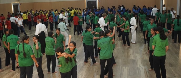 सिटी मांटेसरी स्कूल राजाजीपुरम प्रथम कैंपस में छात्राओं के लिए आत्मरक्षा प्रशिक्षण कार्यक्रम शन