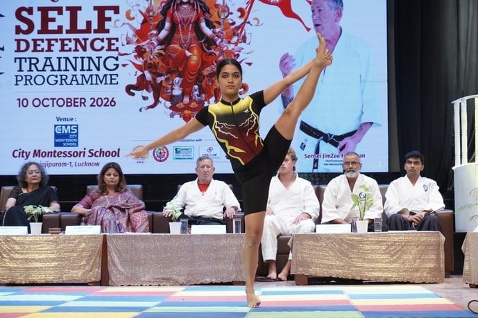 सिटी मांटेसरी स्कूल राजाजीपुरम प्रथम कैंपस में छात्राओं के लिए आत्मरक्षा प्रशिक्षण कार्यक्रम शन