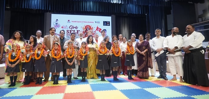 सिटी मांटेसरी स्कूल राजाजीपुरम प्रथम कैंपस में छात्राओं के लिए आत्मरक्षा प्रशिक्षण कार्यक्रम शन