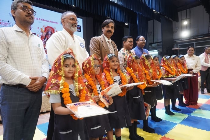 सिटी मांटेसरी स्कूल राजाजीपुरम प्रथम कैंपस में छात्राओं के लिए आत्मरक्षा प्रशिक्षण कार्यक्रम शन