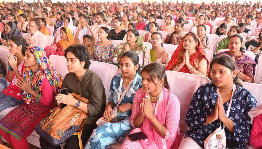 सात दिवसीय श्रीमद्भागवत कथा का समापन हुआ। सात दिवसीय श्रीमद्भागवत कथा का समापन हुआ।