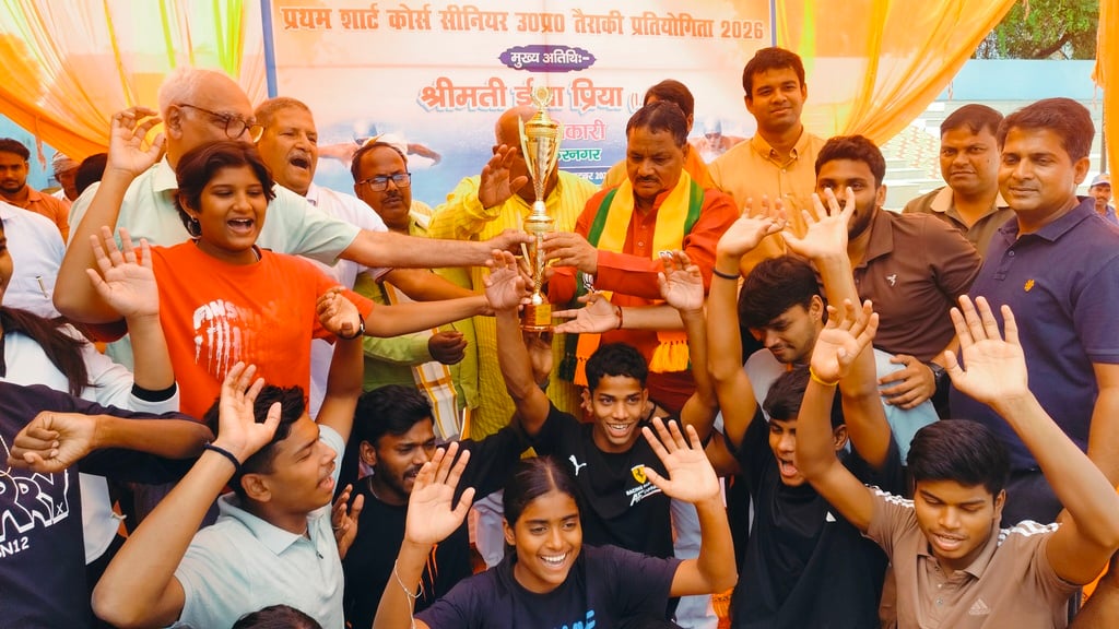 .शहर के एकलव्य स्पोर्ट्स स्टेडियम में आयोजित प्रथम शॉर्ट कोर्स सीनियर राज्य स्तरीय तैराकी चैंपि .शहर के एकलव्य स्पोर्ट्स स्टेडियम में आयोजित प्रथम शॉर्ट कोर्स सीनियर राज्य स्तरीय तैराकी चैंपि