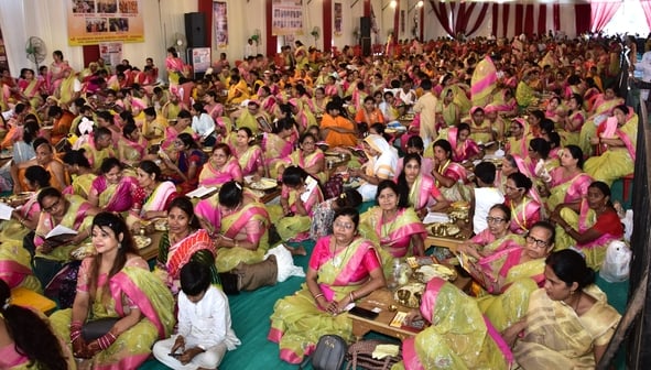 आशियाना स्थित कांशीराम सांस्कृतिक स्थल स्मृति उपवन में 26वीं सरस्वती महाअर्चना में उपस्थित उपा आशियाना स्थित कांशीराम सांस्कृतिक स्थल स्मृति उपवन में 26वीं सरस्वती महाअर्चना में उपस्थित उपा