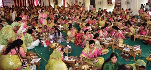 आशियाना स्थित कांशीराम सांस्कृतिक स्थल स्मृति उपवन में 26वीं सरस्वती महाअर्चना में उपस्थित उपा आशियाना स्थित कांशीराम सांस्कृतिक स्थल स्मृति उपवन में 26वीं सरस्वती महाअर्चना में उपस्थित उपा