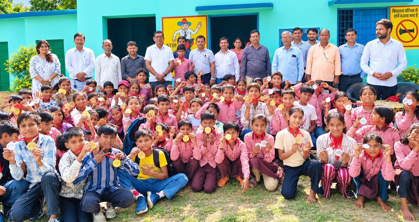 फोटो 01 अमांपुर की अर्जुनपुर नौआबाद न्याय पंचायत की खेलकूद प्रतियोगिता में विजेता खिलाड़ी अभ फोटो 01 अमांपुर की अर्जुनपुर नौआबाद न्याय पंचायत की खेलकूद प्रतियोगिता में विजेता खिलाड़ी अभ
