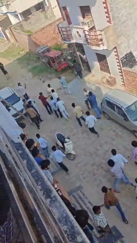 जमीन के विवाद में तीन पर हमला, चाकूबाजी-फायरिंग जमीन के विवाद में तीन पर हमला, चाकूबाजी-फायरिंग