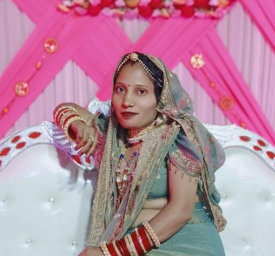 जानकारी देते पूजा। संवाद