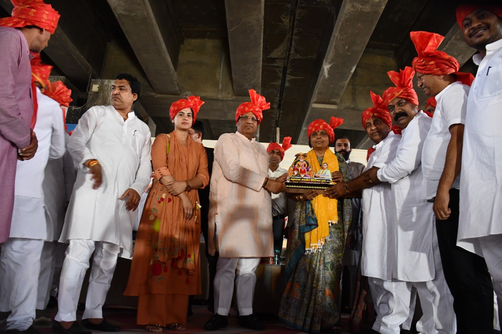 शोभायात्रा में सजाया महाराजा अग्रसेन का दरबार। संवाद शोभायात्रा में सजाया महाराजा अग्रसेन का दरबार। संवाद