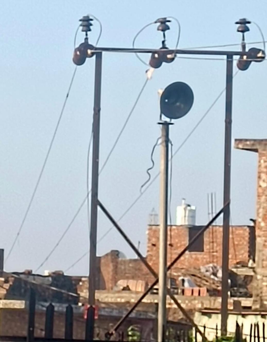 बिलारी तहसील में एसडीएम को ज्ञापन देते मोहल्ला वीरनगर के नागरिक-संवाद