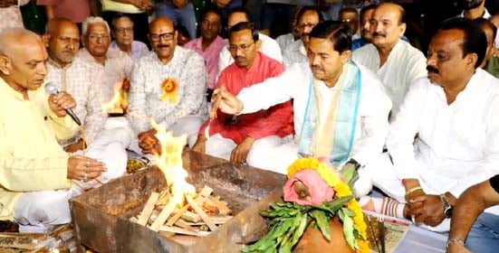 बिल्सी में रामलीला का मंचन करते कलाकार। संवाद