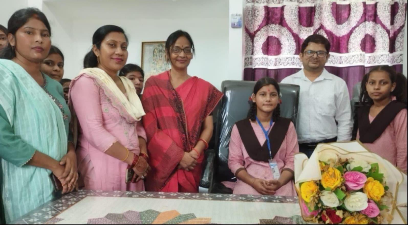 छात्राओं ने एक दिन के लिए संभाली विद्यालयों की कमान। संवाद छात्राओं ने एक दिन के लिए संभाली विद्यालयों की कमान। संवाद
