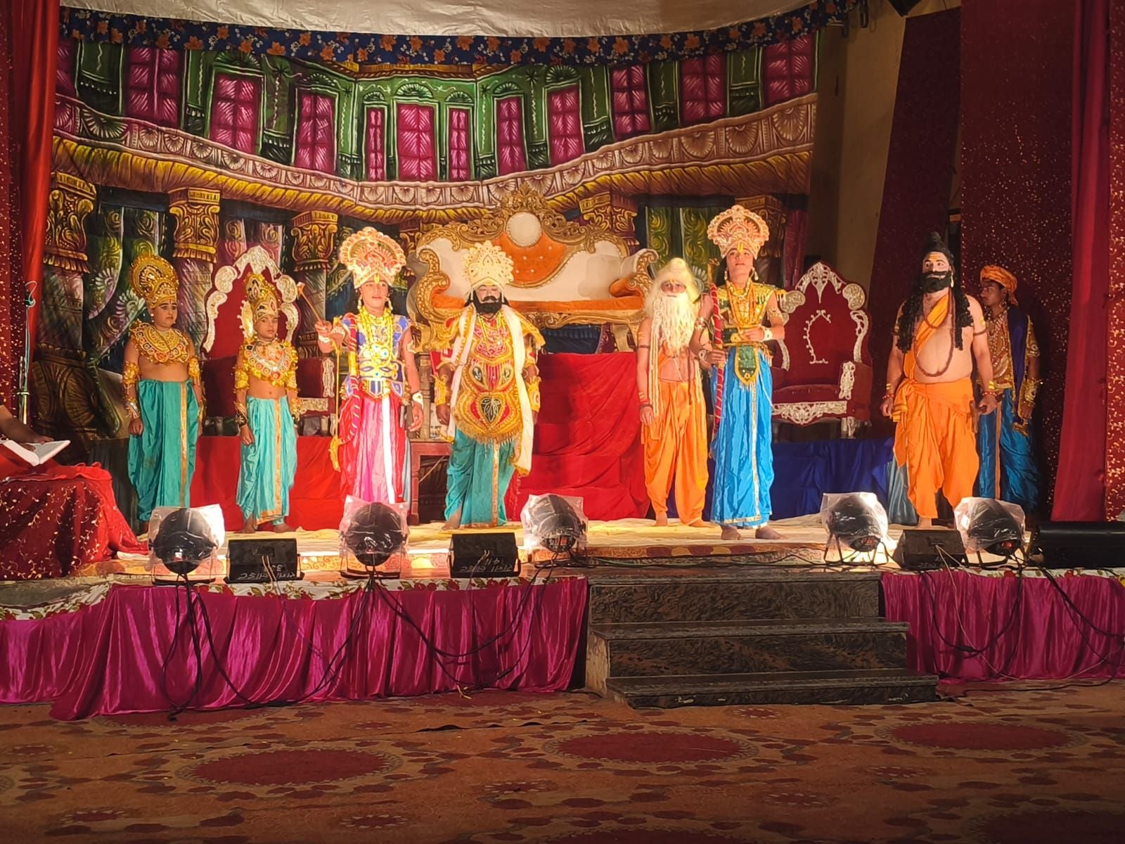 फोटो संख्या:68- श्रीरामलीला  परिषद में श्रवण नाटक का मंचन  करते कलाकार-- स्रोत- कमेटी