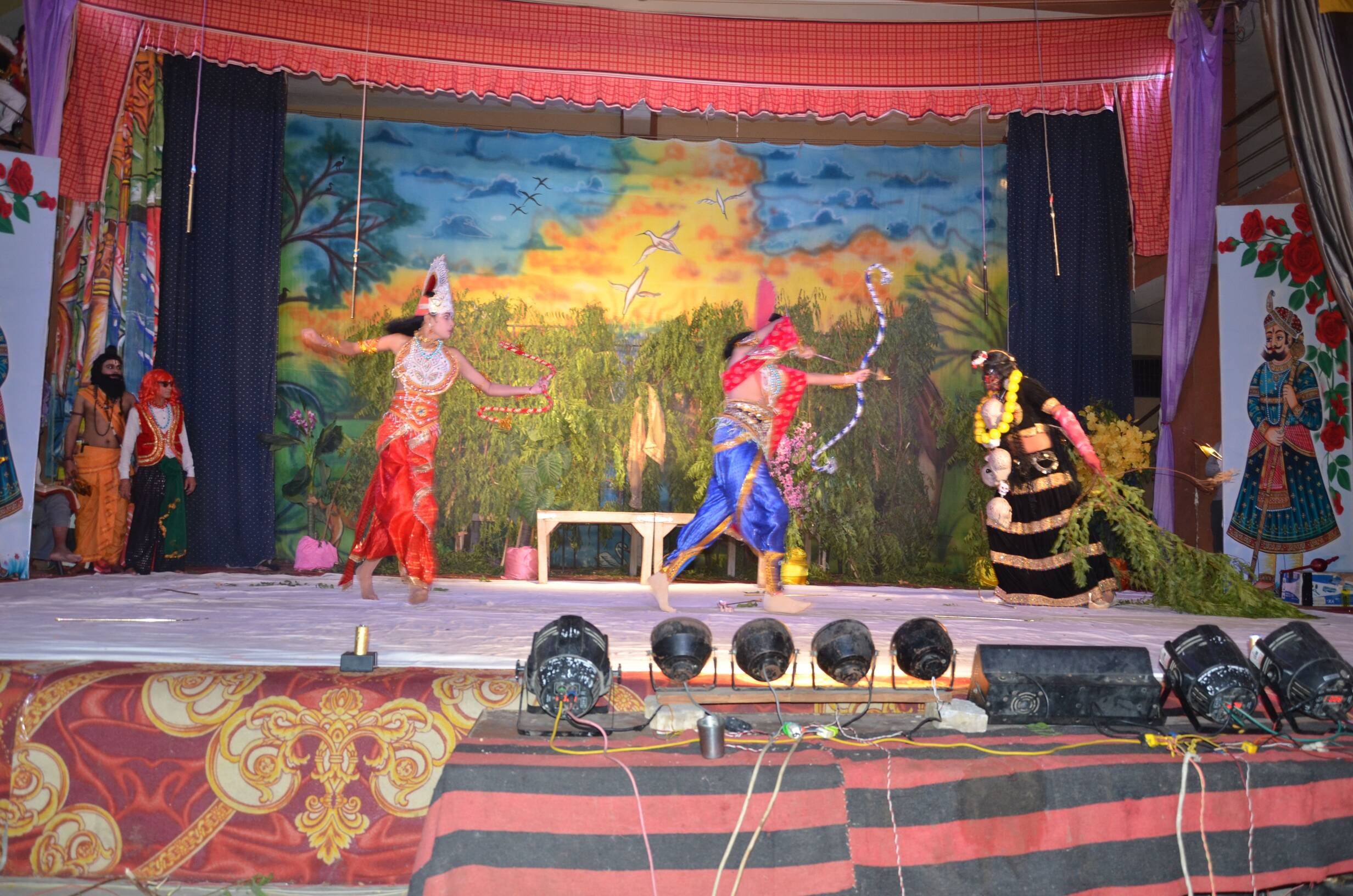 फोटो संख्या:68- श्रीरामलीला  परिषद में श्रवण नाटक का मंचन  करते कलाकार-- स्रोत- कमेटी