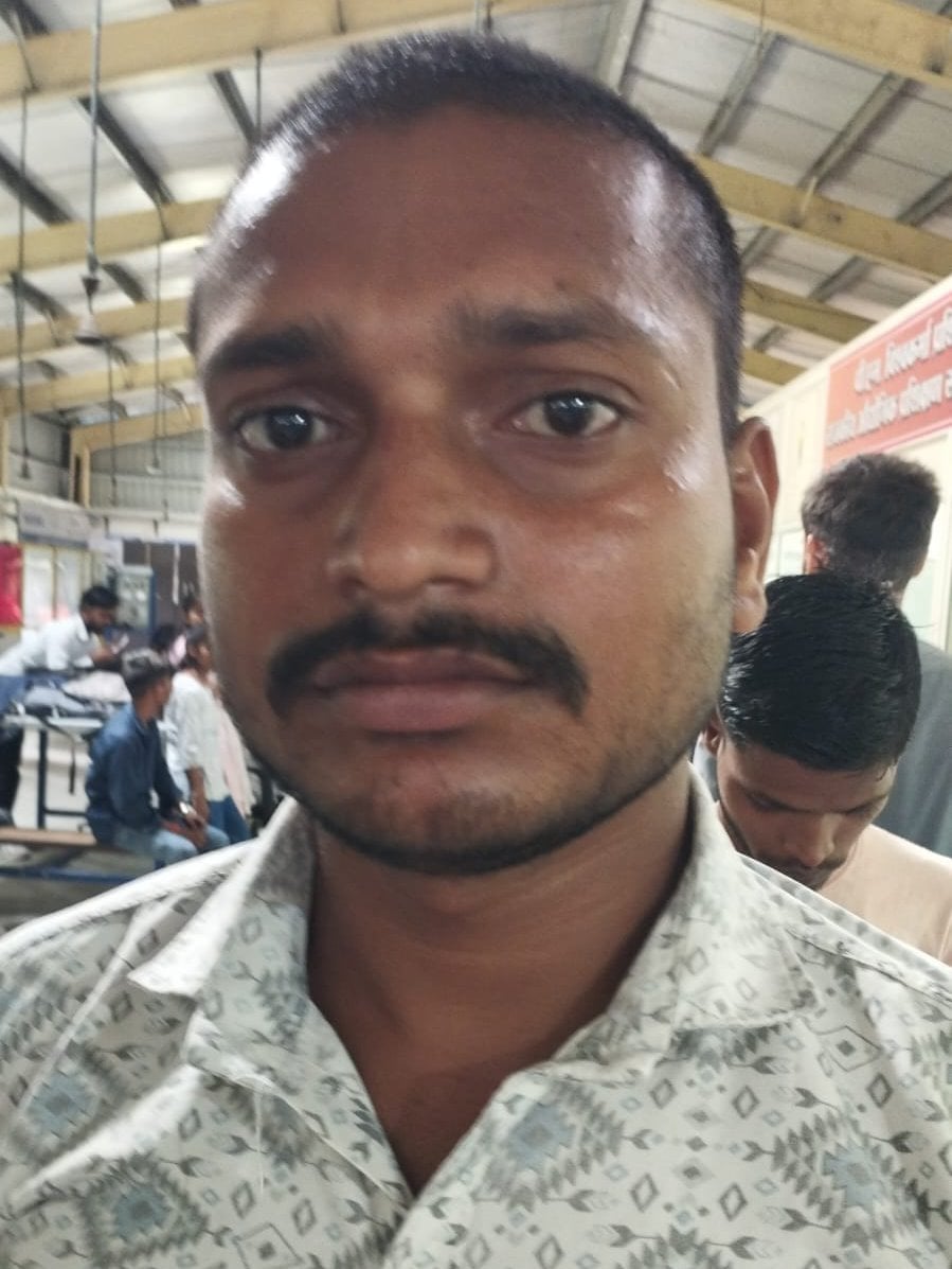 कटरा रोड स्थित  आईटीआई में आयोजित रोजगार मेले में पहुंचे युवा। विभाग
