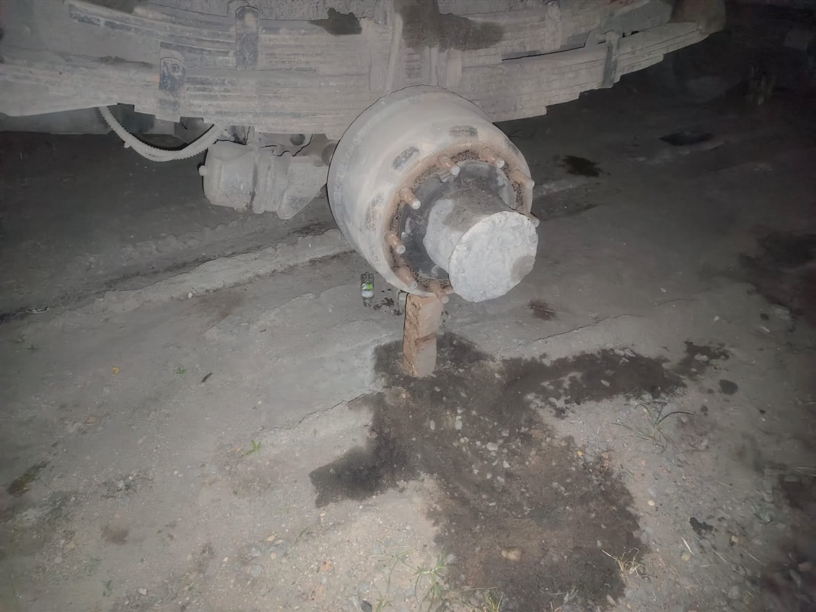 खड़ी गाड़ियों से पहिया चोरी करने वाला गिरोह,मुंशी की गर्दन पर रखी तलवार खड़ी गाड़ियों से पहिया चोरी करने वाला गिरोह,मुंशी की गर्दन पर रखी तलवार