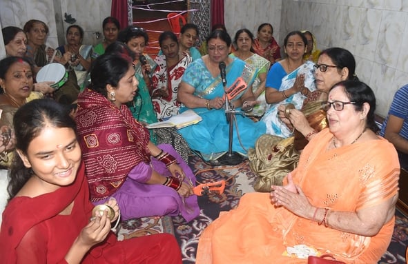 नवरात्र के दूसरे दिन मां दुर्गा के मंदिरों में पूजन हुआ। 