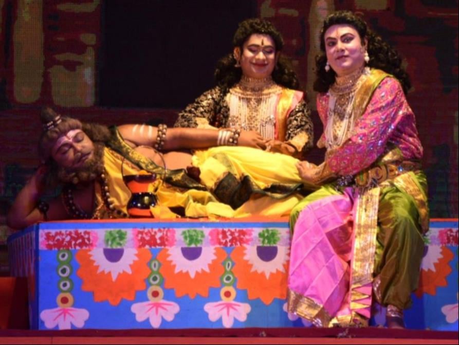 रामलीला का मंचन करते कलाकार। रामलीला का मंचन करते कलाकार।
