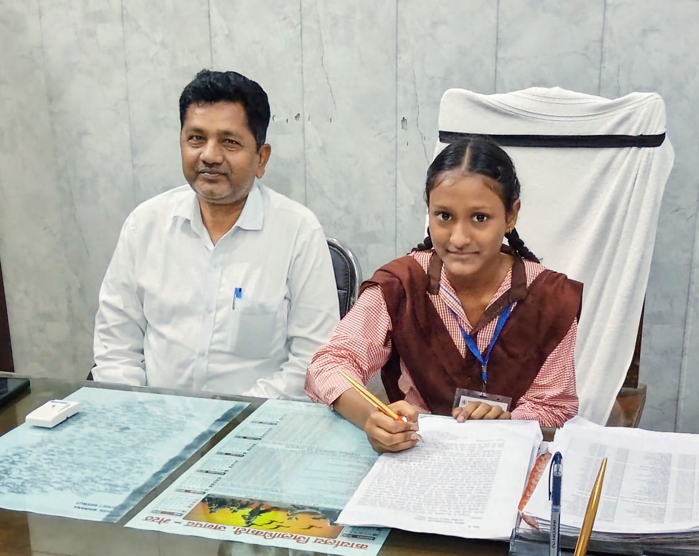 थाना प्रभारी बनी छात्रा रिया। (मवाना)