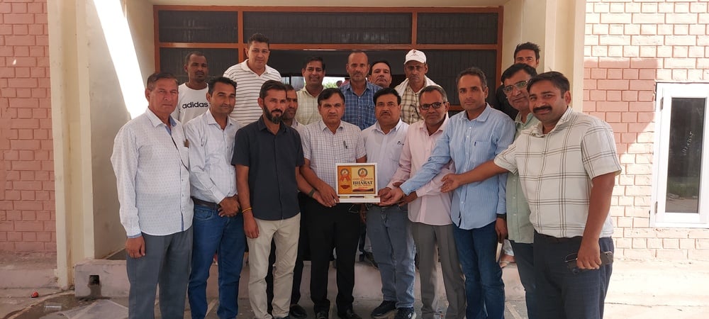फोटो 2 नरवाना। ऊंची कूद प्रतियोगिता में भाग लेते हुए बच्चे। संवाद