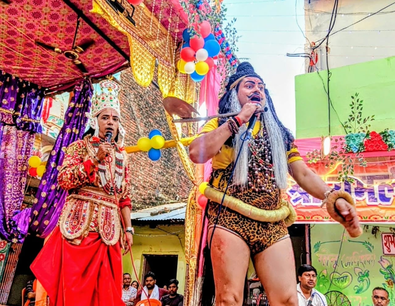 फोटो 24- तिंदवारी में परशुराम-लक्ष्मण संवाद पर प्रस्तुति देते कलाकार। संवाद फोटो 24- तिंदवारी में परशुराम-लक्ष्मण संवाद पर प्रस्तुति देते कलाकार। संवाद