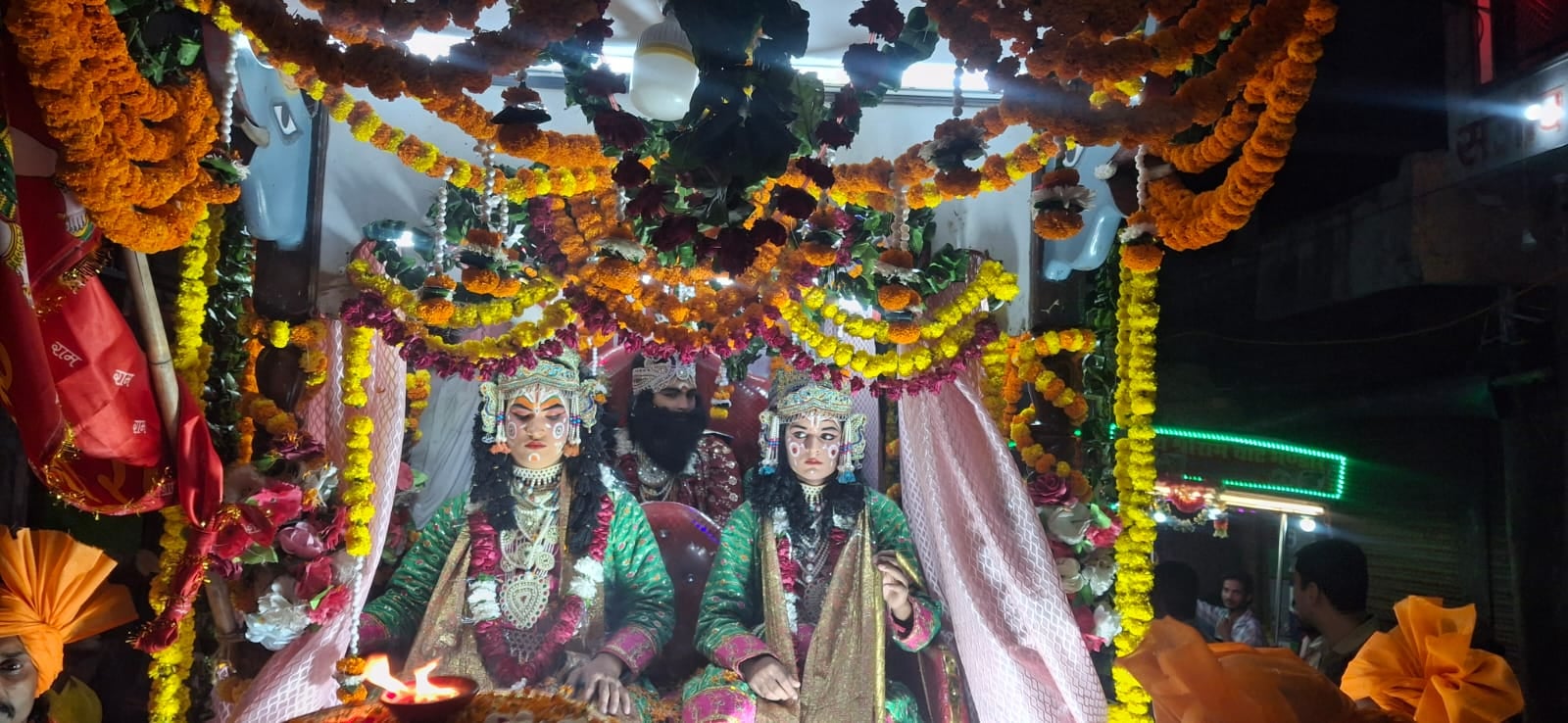 फोटो 49 - कासगंज में निकाली गई श्रीराम बारात में पगड़ी पहनकर बराती बने रामलीला कमेटी के पदाधिक फोटो 49 - कासगंज में निकाली गई श्रीराम बारात में पगड़ी पहनकर बराती बने रामलीला कमेटी के पदाधिक