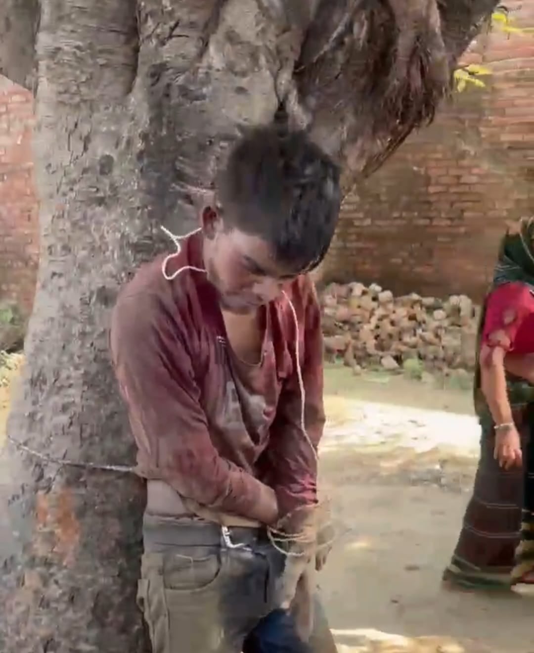 घटना स्थल पर जांच करती फॉरेसिंग टीम। संवाद