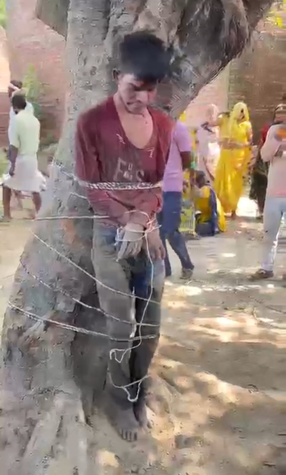 घटना स्थल पर जांच करती फॉरेसिंग टीम। संवाद