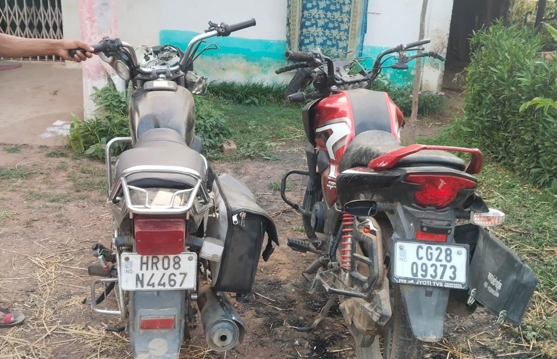 हादसे के बाद बाइक की स्थिति हादसे के बाद बाइक की स्थिति