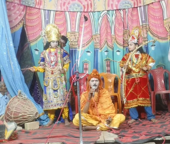 जलालाबाद की शोभायात्रा में गुरु विश्वामित्र के साथ राम-लक्ष्मण। संवाद