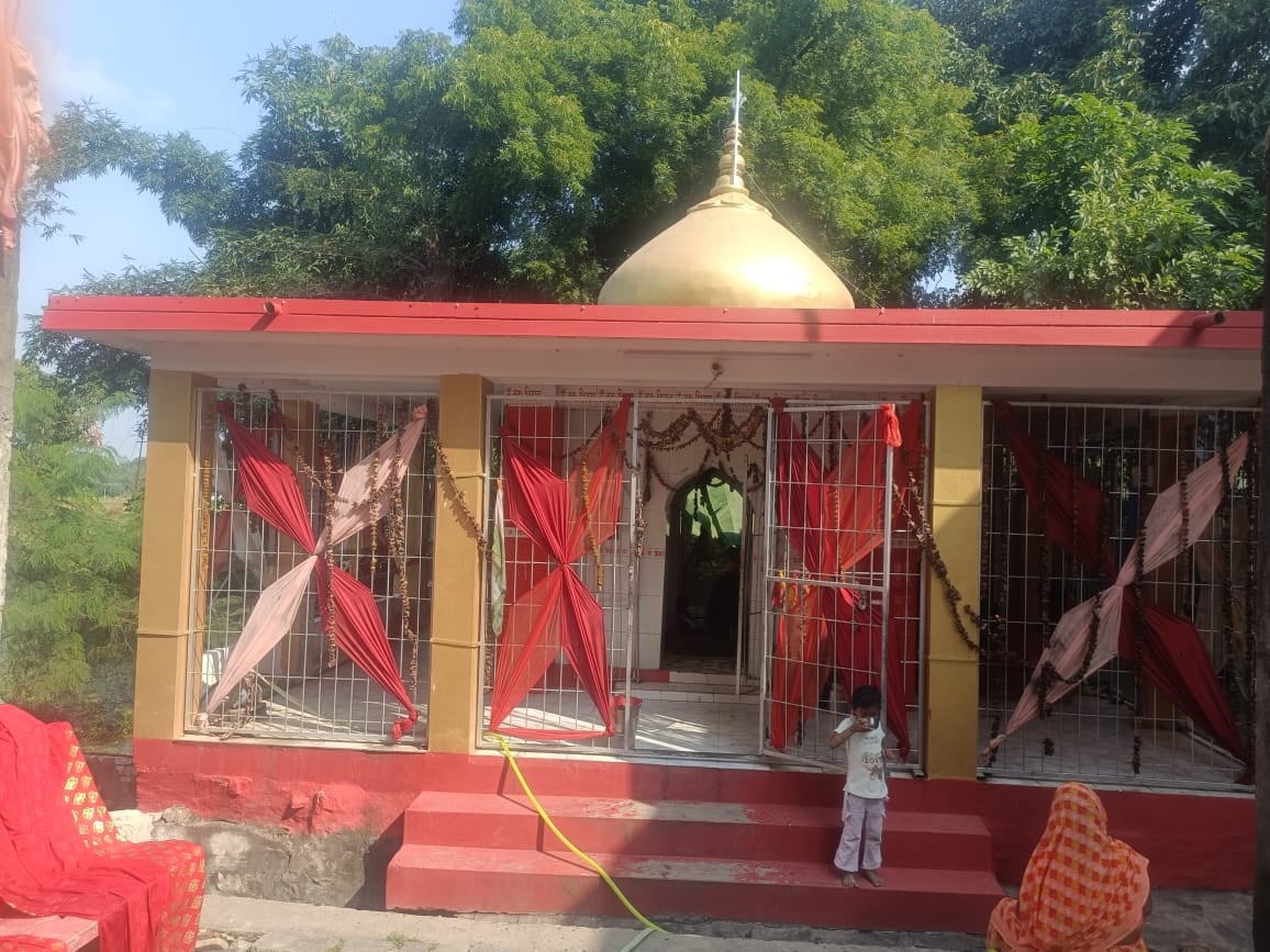 मेजा के बाबा भोलेनाथ धाम के परिसर में बनने लगा धर्मशाला। संवाद मेजा के बाबा भोलेनाथ धाम के परिसर में बनने लगा धर्मशाला। संवाद