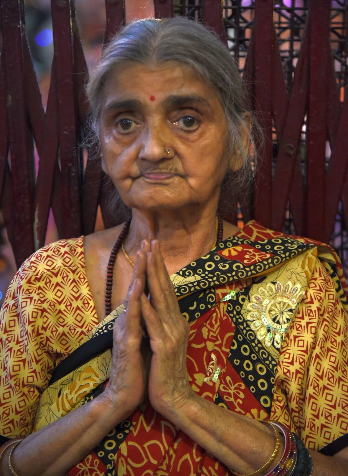 नवरात्र पर मां दुर्गा के दर्शन के लिए उमड़ी भीड़। नवरात्र पर मां दुर्गा के दर्शन के लिए उमड़ी भीड़।