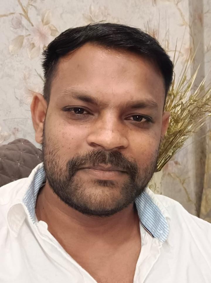 शहर के गौटेय्याबाग नगरीय स्वास्थ्य केंद्र में लटकता ताला। संवाद