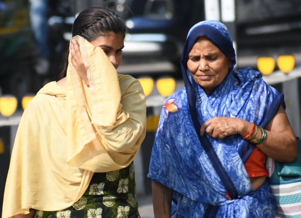 तेज धूप ने मंगलवार को किया परेेेशान।
