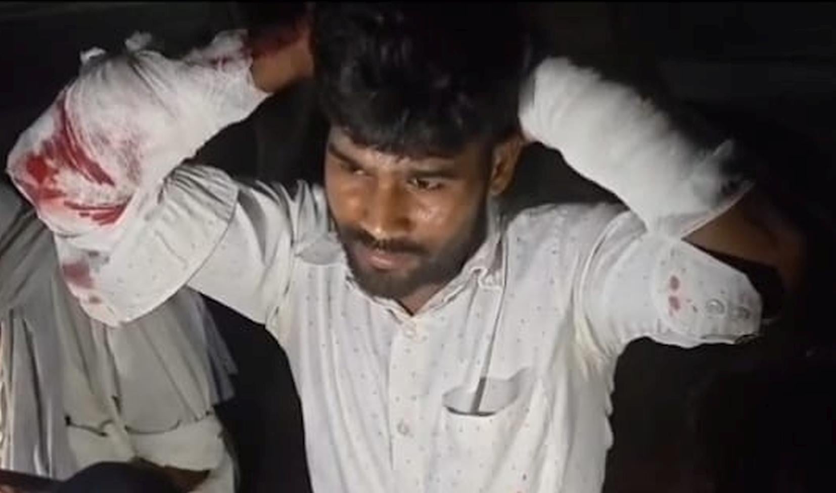 तलवार लेकर हमला करता युवक व हमले में घायल साला। तलवार लेकर हमला करता युवक व हमले में घायल साला।