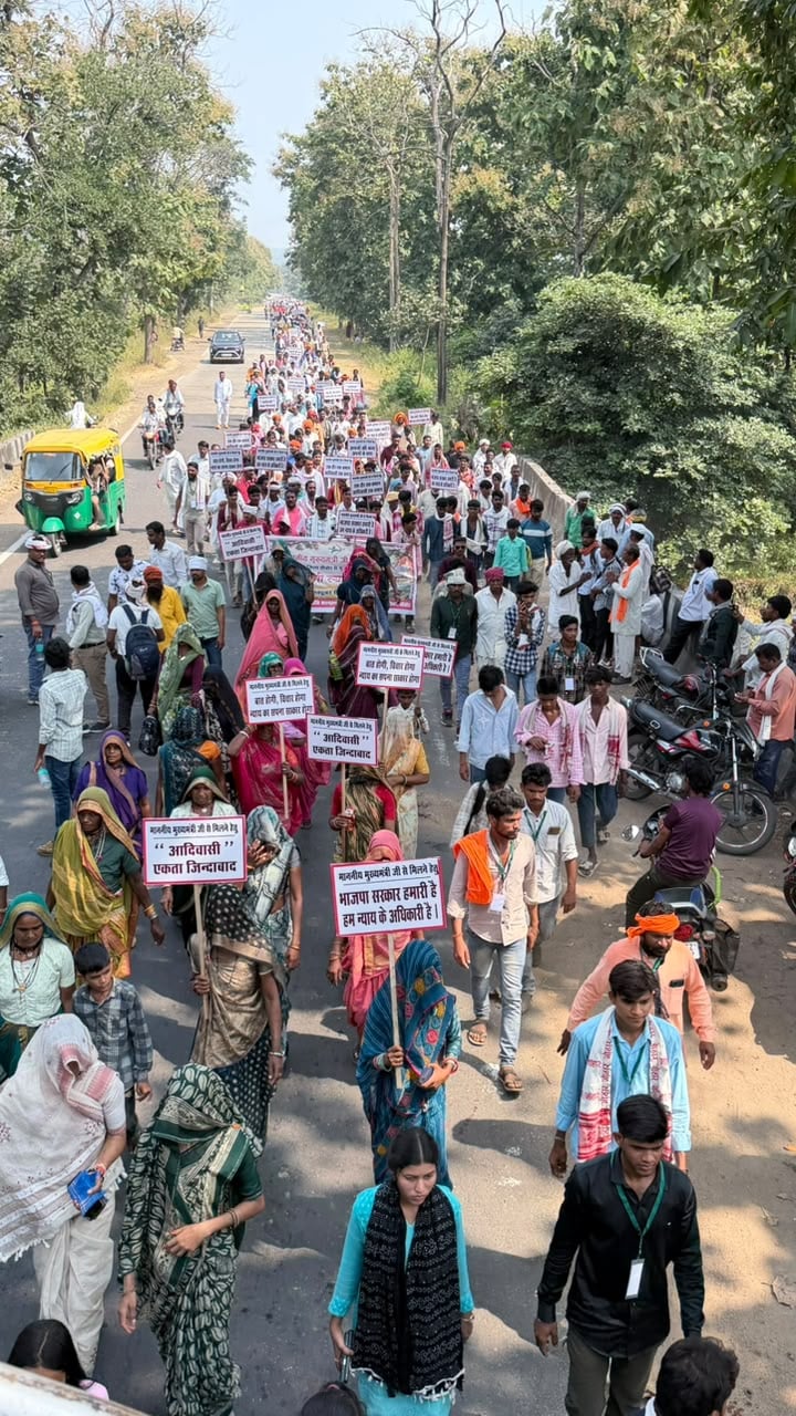 बैनर-तख्तियों के साथ भोपाल कूच, सरकार तक पहुंचाएंगे आवाज