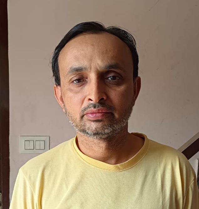 16 : नया बस स्टैंड के बाहर 7 करोड़ के सामुदायिक केंद्र में बनाए गए उपले। संवाद 16 : नया बस स्टैंड के बाहर 7 करोड़ के सामुदायिक केंद्र में बनाए गए उपले। संवाद
