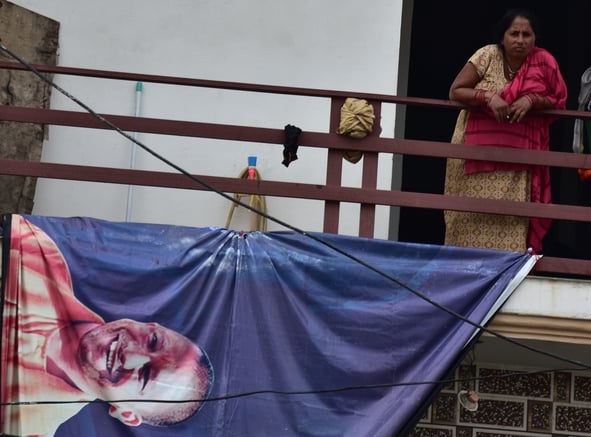 बाढ़ से पीड़ित लोग। बाढ़ से पीड़ित लोग।
