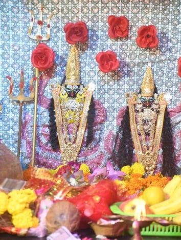 चौक स्थित बड़ी कालीजी मंदिर में दर्शन करने पहुंचे केंद्रीय मंत्री जितेंद्र सिंह व अन्य श्रद्धाल चौक स्थित बड़ी कालीजी मंदिर में दर्शन करने पहुंचे केंद्रीय मंत्री जितेंद्र सिंह व अन्य श्रद्धाल