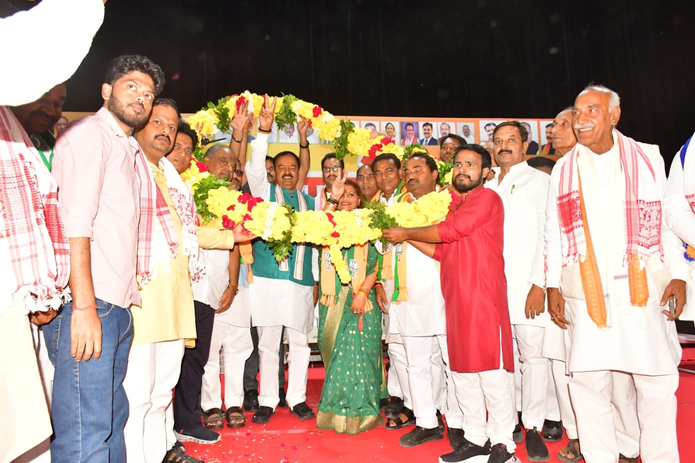 फोटो -21 प्रबुद्धजन सम्मेलन में संबोधित करते उप मुख्यमंत्री केशव प्रसाद मौर्य। संवाद