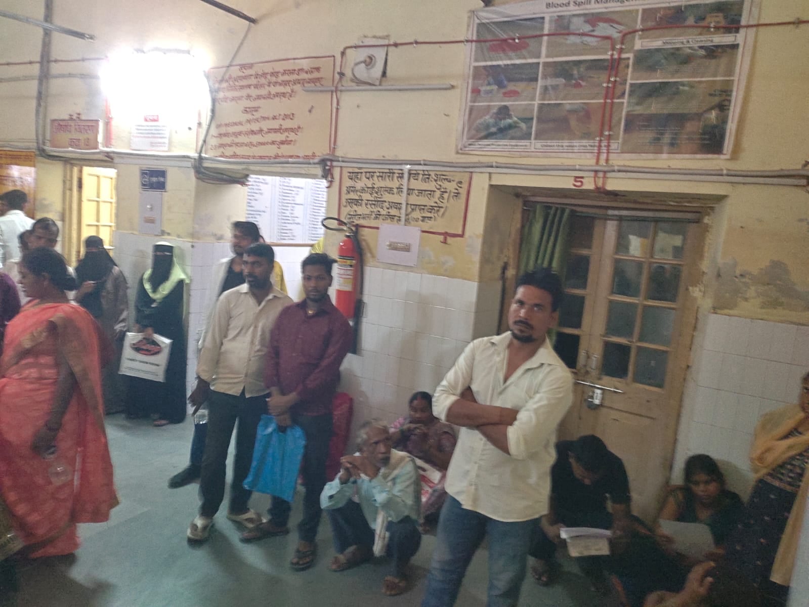 मरवटिया में एमओआईसी को ज्ञापन देती आशा कार्यकर्ता स्रोत संगठन मरवटिया में एमओआईसी को ज्ञापन देती आशा कार्यकर्ता स्रोत संगठन